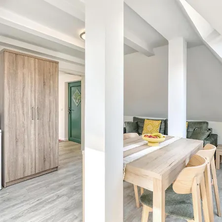 Apartmán 3 Bedroom Awesome In Altenkirchen (Mecklenburg-Vorpommern)