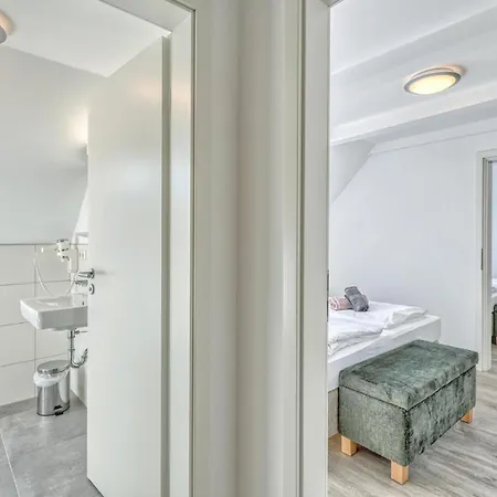 Apartmán 3 Bedroom Awesome In Altenkirchen (Mecklenburg-Vorpommern)