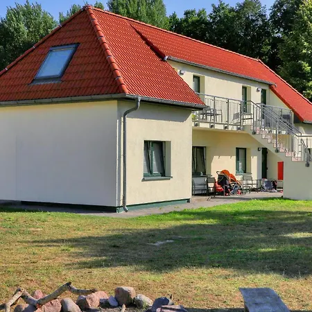 Apartmán 3 Bedroom Awesome In Altenkirchen (Mecklenburg-Vorpommern)